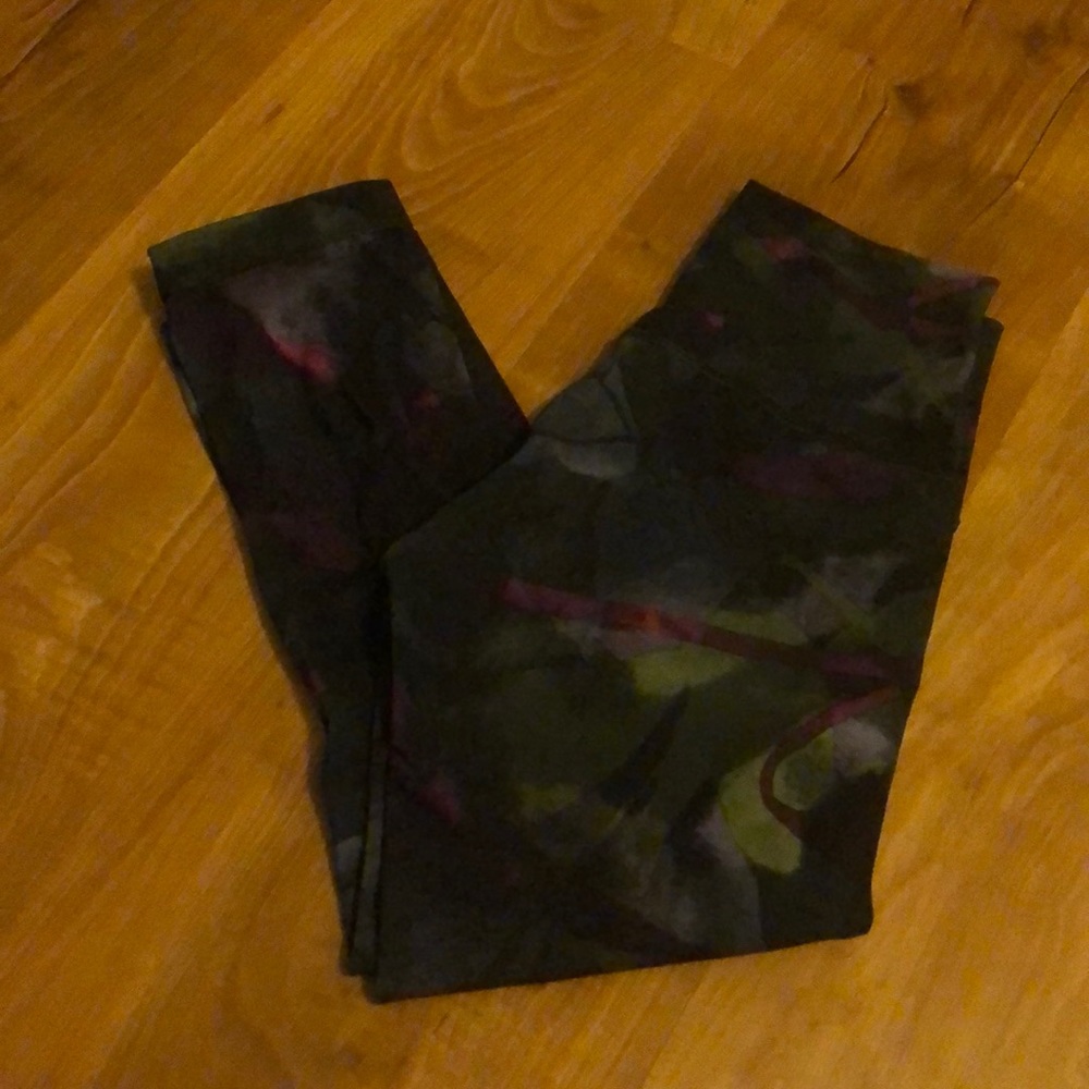 Lululemon size 4 cropped leggings